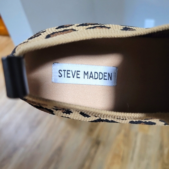 New Steve Madden Shoes - Picture 5 of 5